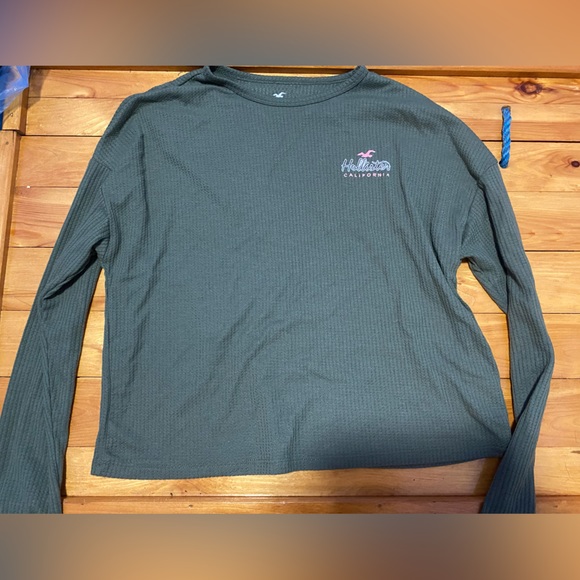 Hollister long sleeve - Picture 1 of 3